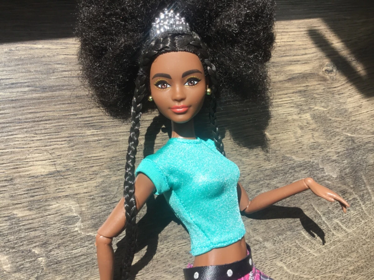 Beautiful AA Fully Articulated Barbie doll Fashion accessories