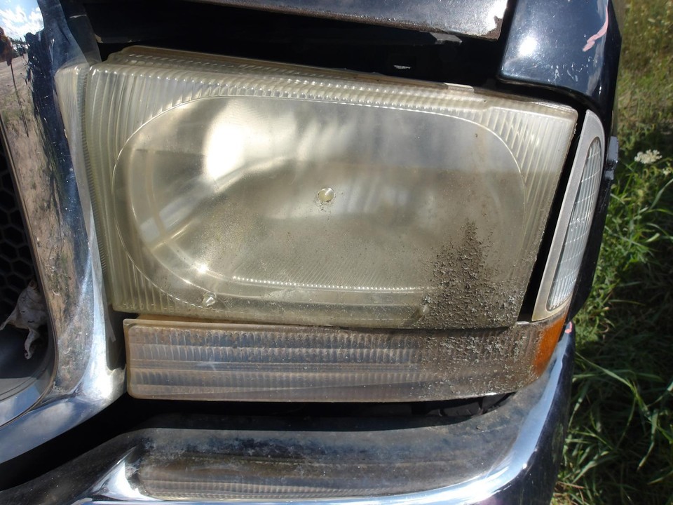 Used Front Drive Axle Assembly fits 2002 Ford f250sd pickup 4 wheel