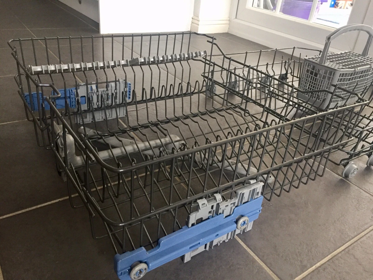 Integrated dishwasher with cutlery tray on top deals