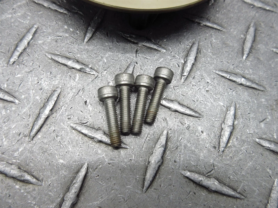 2002 01-02 Suzuki GSXR 1000 GSXR1000 Aftermarket Keyless Gas Fuel Cap - Imagem 2 de 4