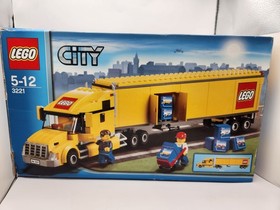 Lego 3221 LEGO Truck, Complete With Manual and box. MINT. RETIRED