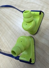 Beats by Dr. Dre Powerbeats3 In-Ear Earbuds Wireless Headphones Green Light Use