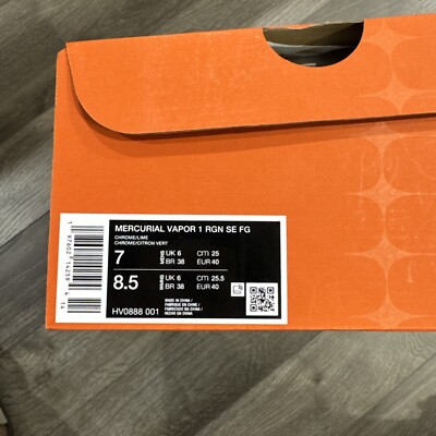 NIKE MERCURIAL VAPOR 1 R9 RGN SE FG Size 7 LIMITED TO 4500 NIKE MERCURIAL VAPOR 1 R9 RGN SE FG Size 7 LIMITED TO 4500