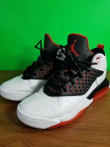 Footwear NIKE - Jordan Maxin 200 CD6107 104 White/Track Red - Sneakers -  Low shoes - Men's shoes | efootwear.eu
