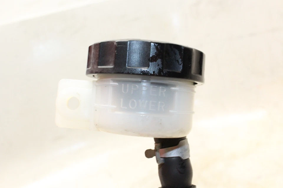 Kawasaki Ninja ZX9R ZX900B 1994 OEM botella tanque depósito de fluido maestro trasero Foto 4 de 4