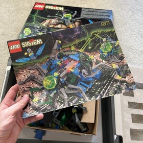 Lego Insectoids: 6977) Arachnoid Star Base With Instructions