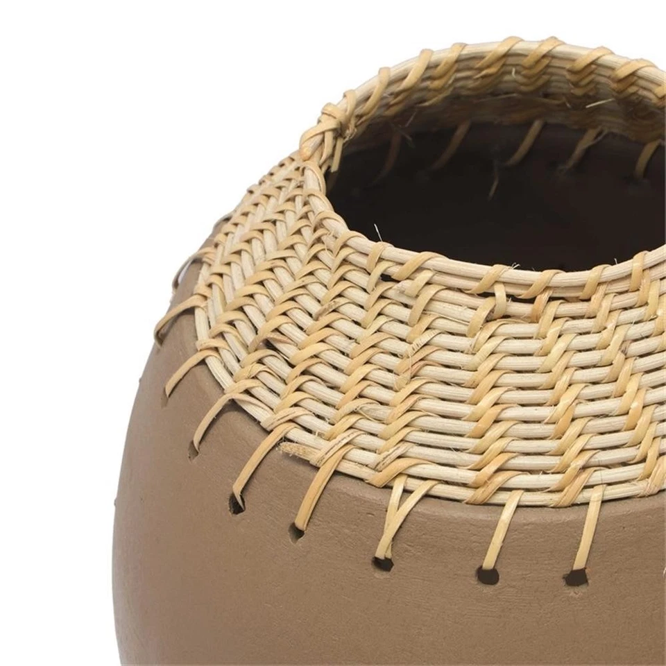 Jarrón de terracota natural de transición moderno hecho a mano Pemberly Row Foto 3 de 4