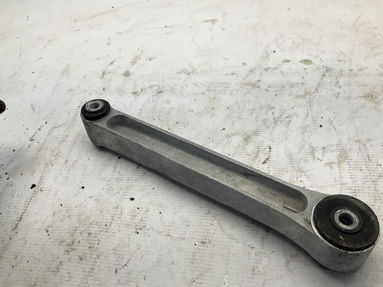 McLaren 650S 2014-2017 Front Right Engine mount