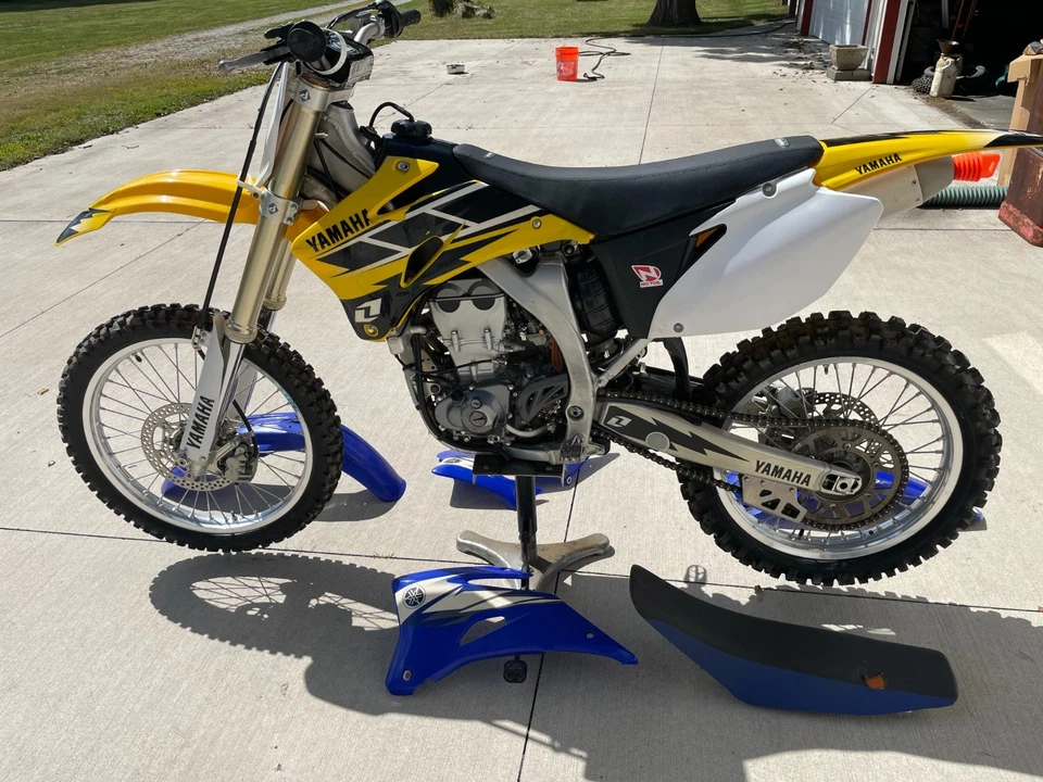 2006 Yamaha YZ  - Image 2 of 4