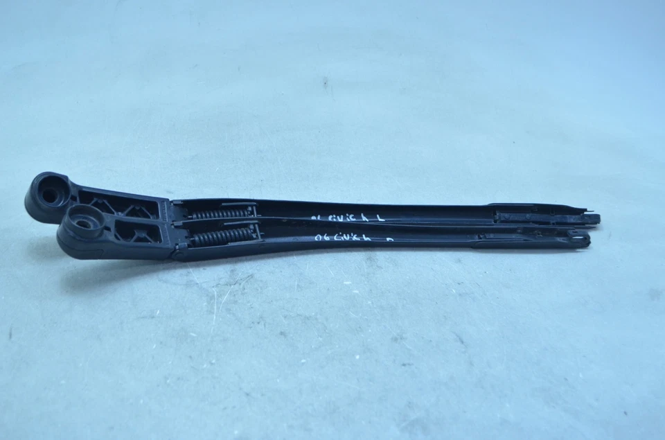 06-11 HONDA CIVIC HYBRID 1.3L FRONT LEFT / RIGHT WINDSHIELD WIPER ARM SET OEM - Image 4 of 4