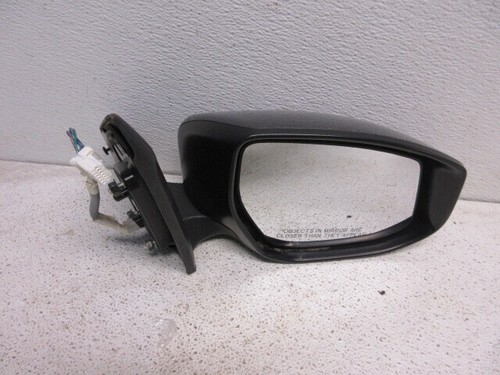 Used OEM Right Passenger Side View Mirror Assembly For 2016-2019 Nissan Sentra – White (DMR65542)