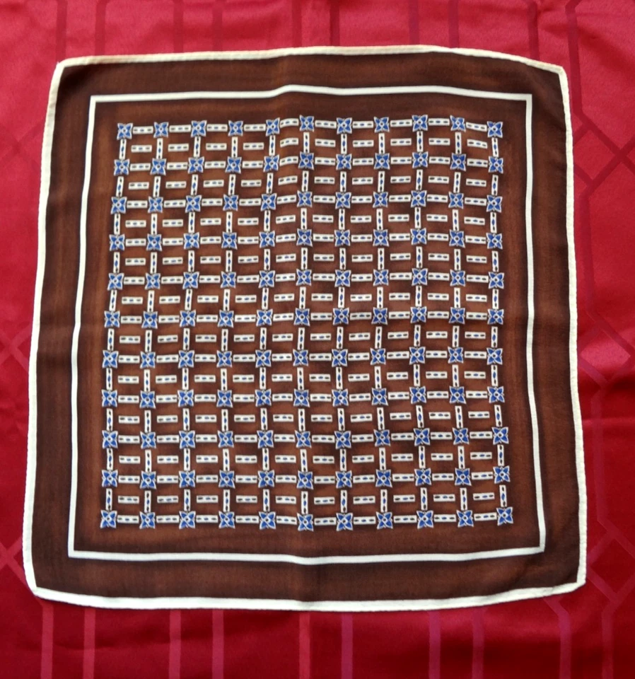 Pañuelo cuadrado de bolsillo de seda marrón hecho en Italia Polo vintage de Ralph Lauren Foto 3 de 4