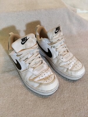nike court borough low vs air force 1