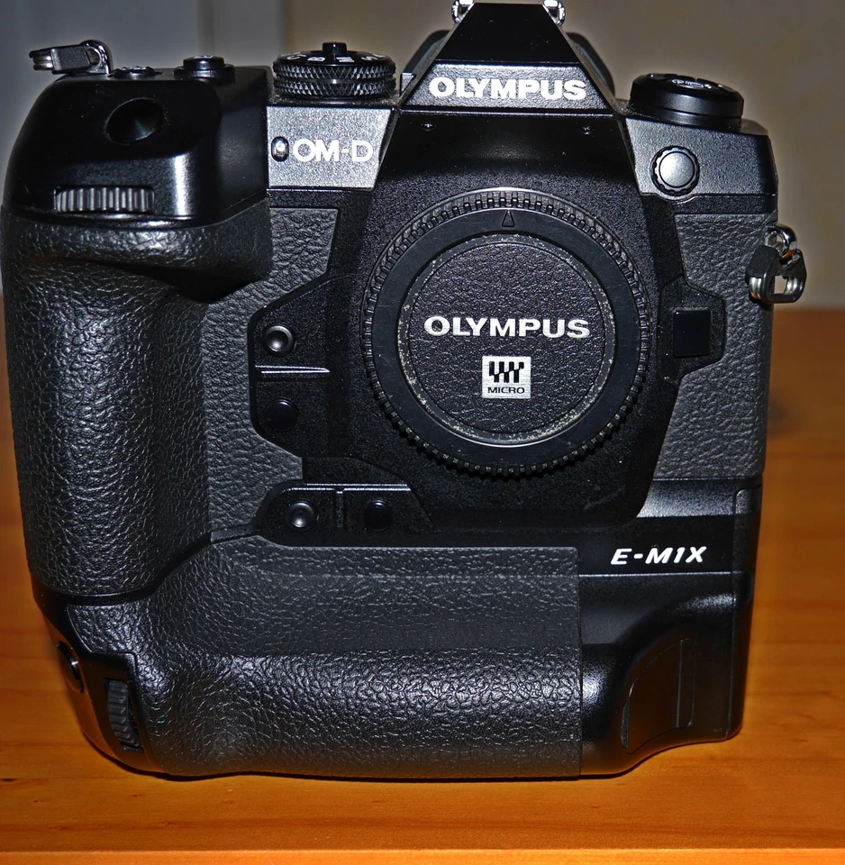 Olympus OM-D E-M1X, photo 2 of 5