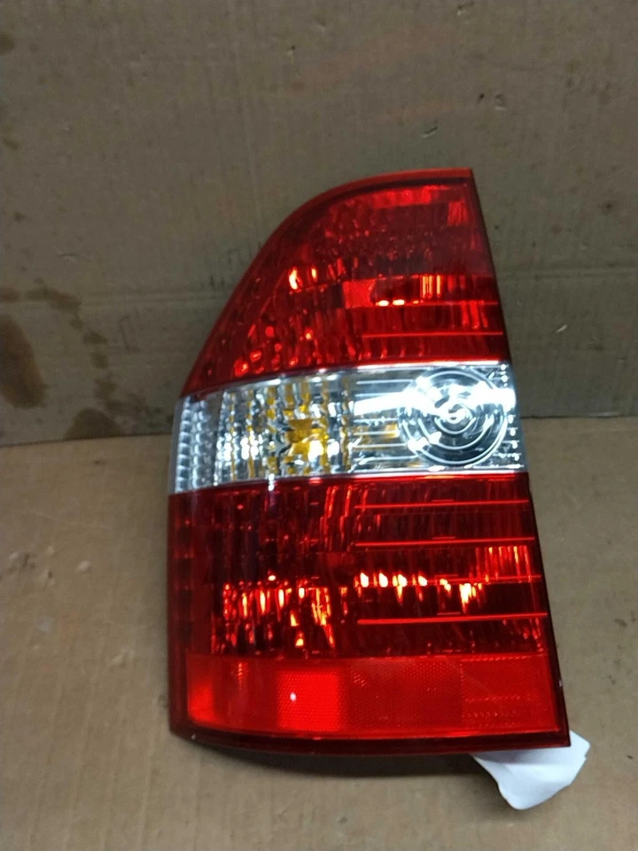 Conjunto de luz trasera izquierda usada se adapta a: Acura Mdx 2003 grado B izquierdo Foto 2 de 4