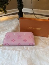 Louis Vuitton Zippy Wallet in the pink Monogram Empreinte leather