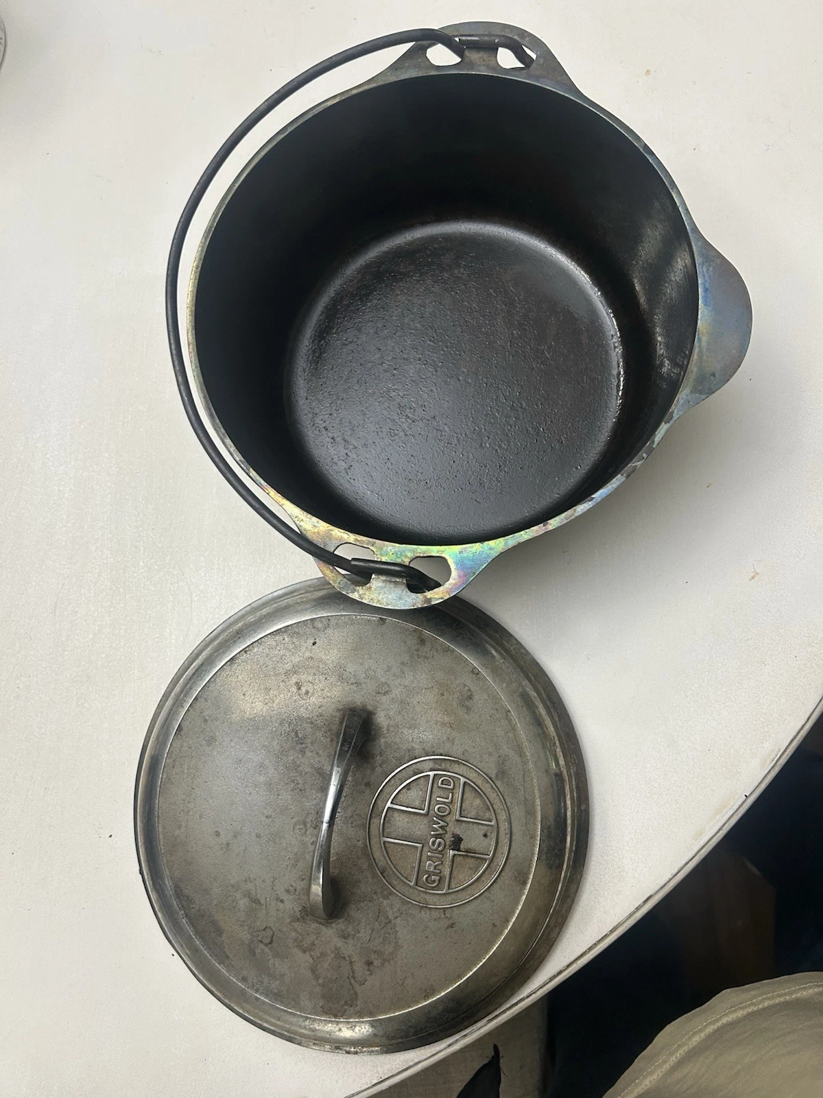 Griswold 7 Dutch Oven Large Logo
