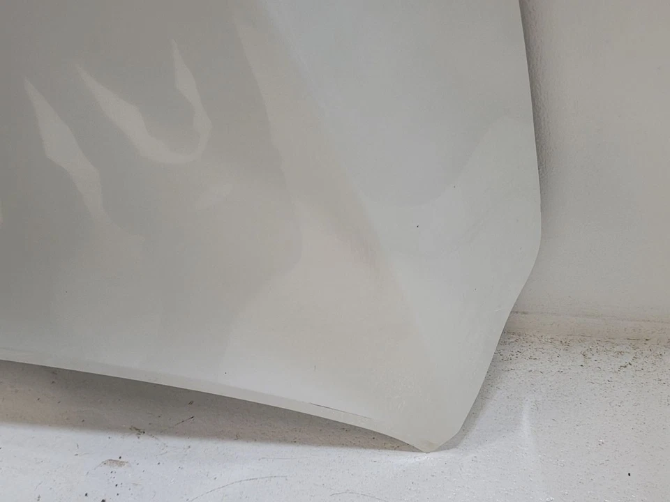  2015 2016 2017 2018 2019 2020 2021 KIA SEDONA Hood White  Foto 3 de 4