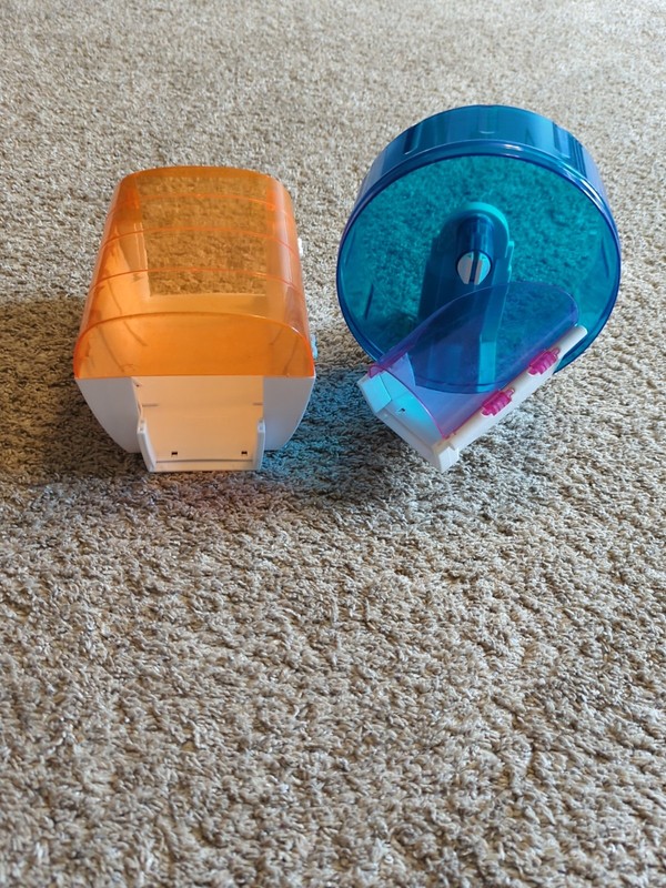Zhu Zhu Pets Hamster Wheel And Garage Lot