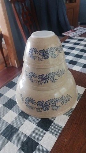 Vintage Pyrex Homestead Mixing Bowls