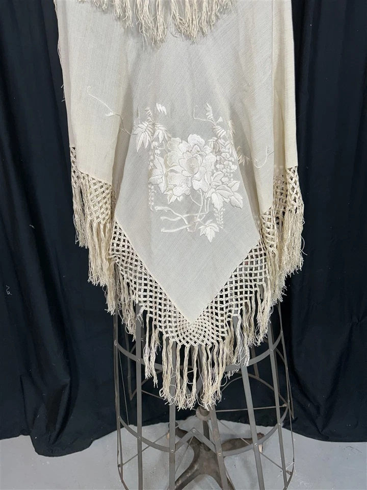 антикварная шелковая шаль цвета слоновой кости с вышивкой цвета слоновой кости 40x40 плюс 9 дюймов бахрома викторианская - Изображение 3 из 4