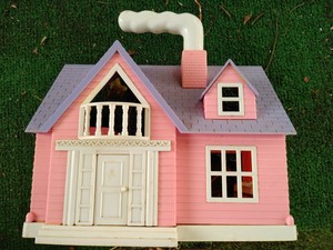 dollhouse with working lights