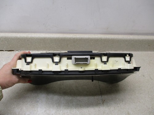 15059383 2001 2002 01 02 Sierra Silverado Gas Speedometer Instrument Cluster - Picture 8 of 14