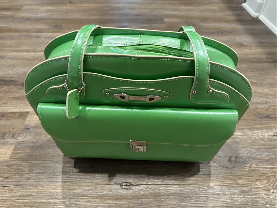 Bolso verde para portátil Mcklein para mujer Foto 3 de 4