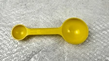 VINTAGE FULLER BRUSH CO. INSTANT COFFEE SCOOP - YELLOW PLASTIC