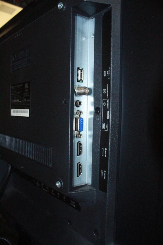 Dolby Audio 1080p Element 32" HD LED TV Item #: ELEFT326 - Image 4 of 4