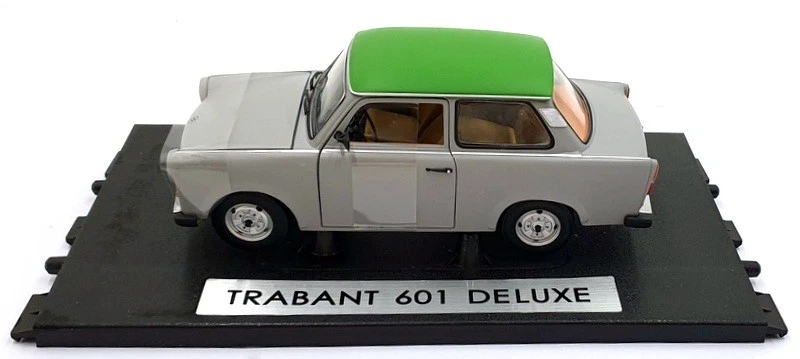 Sun Star 1/18 Scale 4284 - Trabant 601 Deluxe - Grey/Green - Bild 4 von 4
