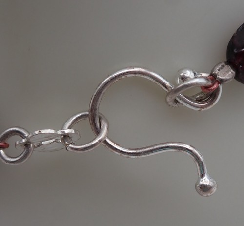 Designer Garnet Dangle Sterling Silver Clasp 7 1/2" Bracelet Weighs 9.6 gram - Picture 5 of 6