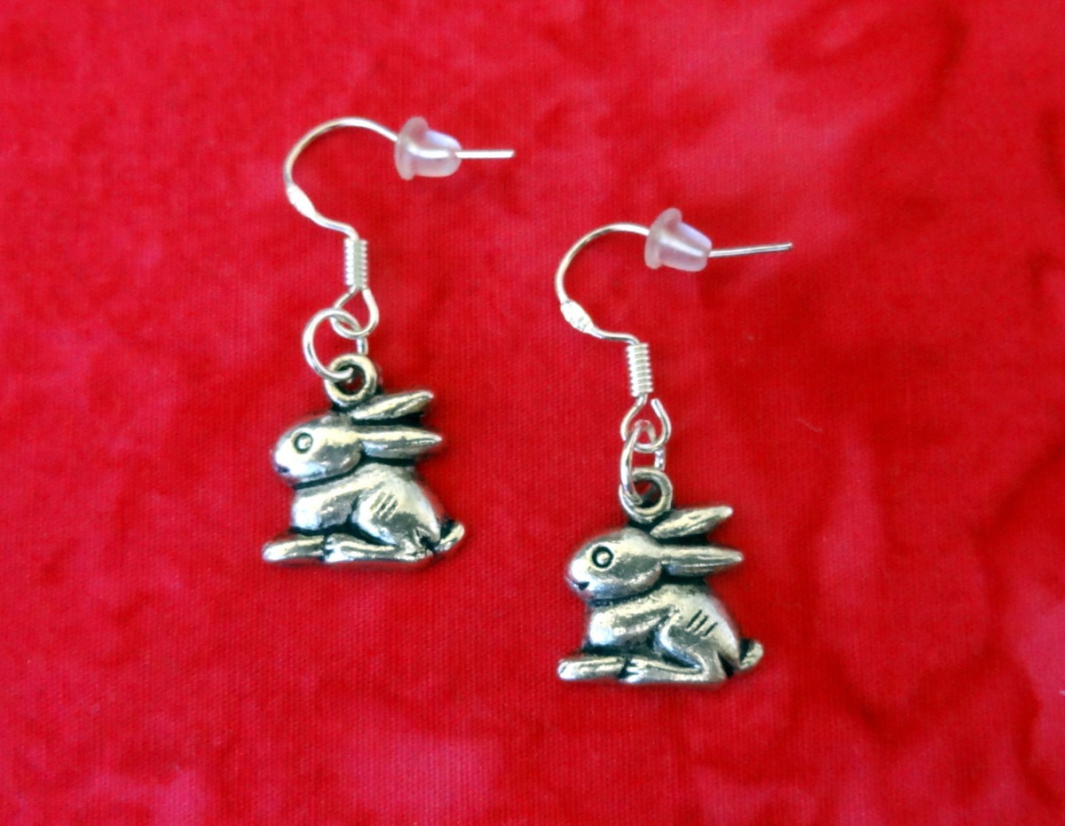 VINTAGE STYLE SILVER BUNNY RABBIT EARRINGS~CUTE EASTER