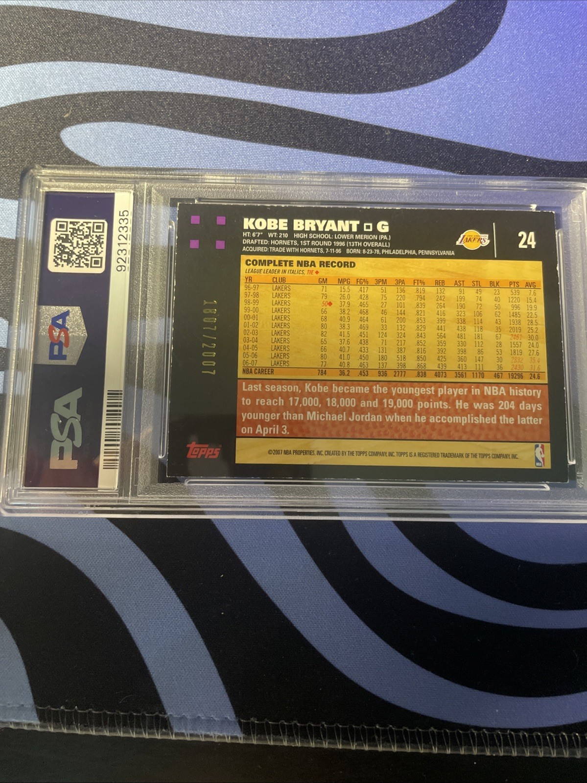 2007-08 Topps - Kobe Bryant #24 Gold /2007 PSA 6 view 2