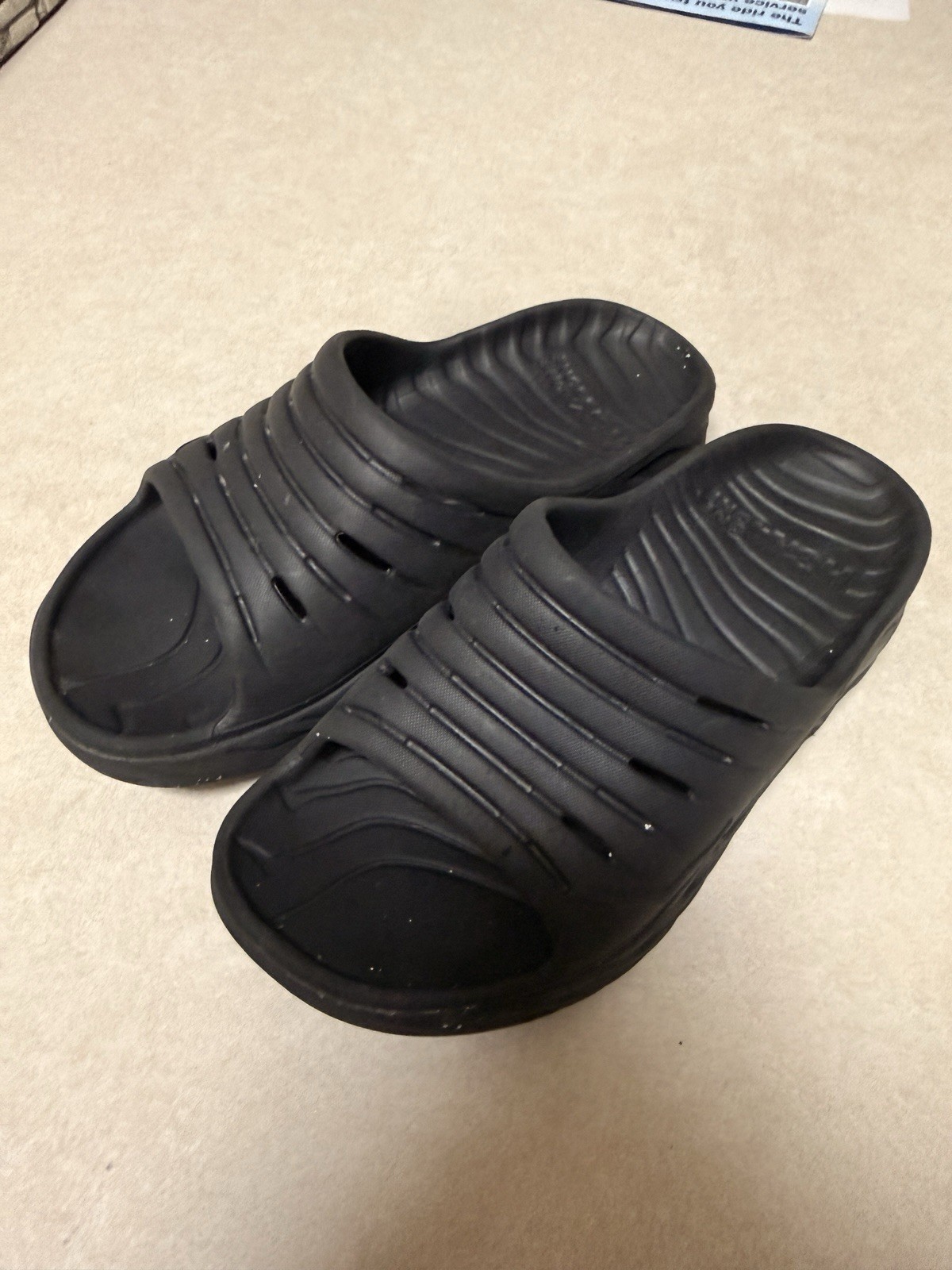 Hoka One One Ora Recovery Slides Sandals Women’s Size 7 Black