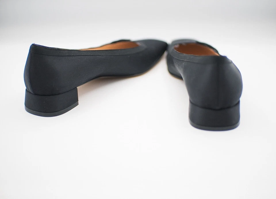 Zapatos de salón Kate Spade Karolina negros de gamuza con lazo de tacón bajo ribete de cinta talla 9B Navidad Foto 4 de 4