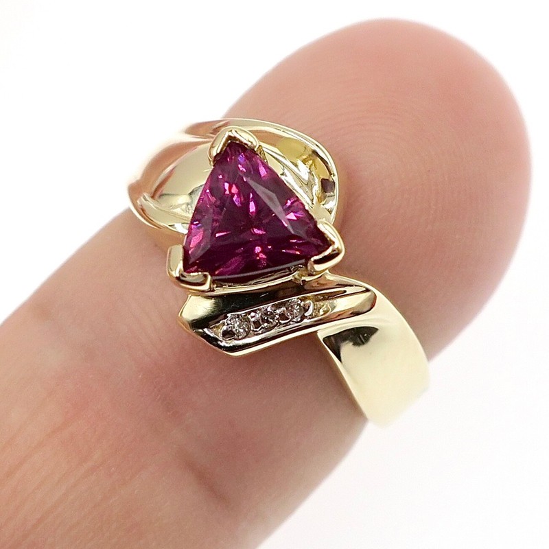 14k Solid Yellow Gold Natural Purple Garnet and Diamond Trillion Cut Ring Size 5