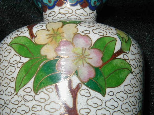 VINTAGE CLOISONNE VASE w FLOWER BLOSSOM DECOR, WHITE BACKGROUND - Picture 2 of 5