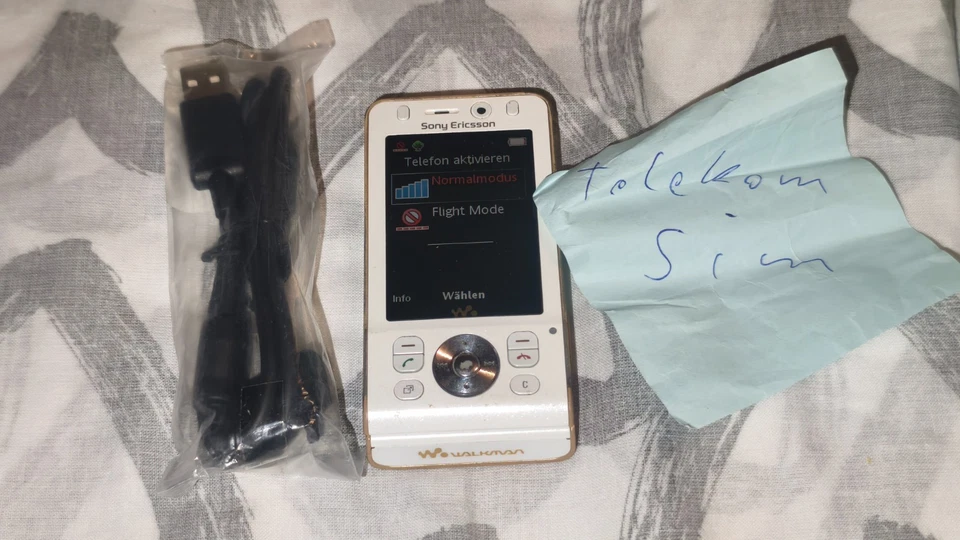 Sony Ericsson W910i Walkman GSM 3G 4Band Radio 2,0MP Weiss / Silber - Bild 2 von 4