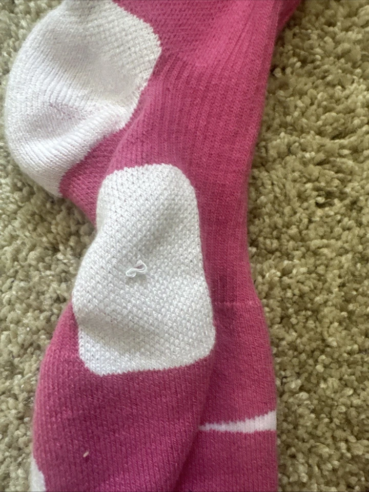 2011 NIKE KAY YOW BREAST CANCER BCA ELITE DRI-FIT CREW SOCKS White PINK L 8-12 - Image 2 of 4