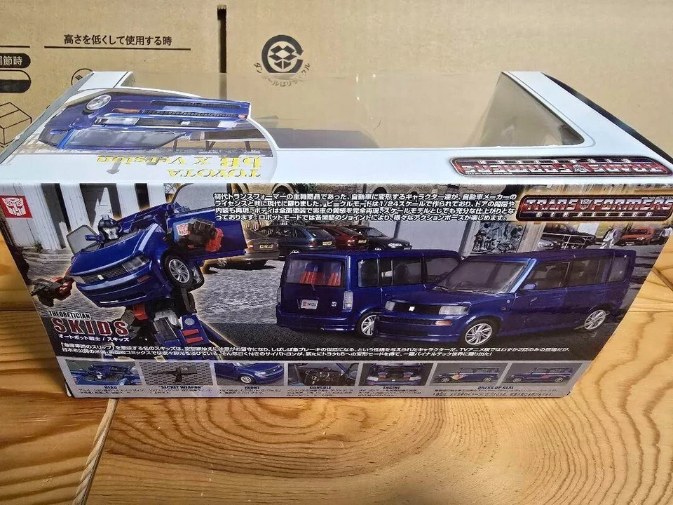 Transformers Binaltech Toyota bB BT16 Skids TAKARA Japan - Image 2 of 4