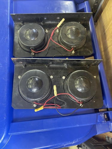 Truck Lites, Pair, Brake Stop Tail Turn Signal Light Incandescent 12V - Picture 2 of 4