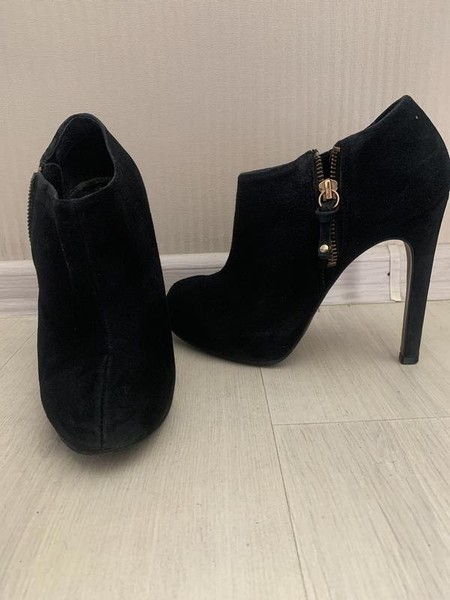 Women Carvela Ankle Boots Black Suede 37