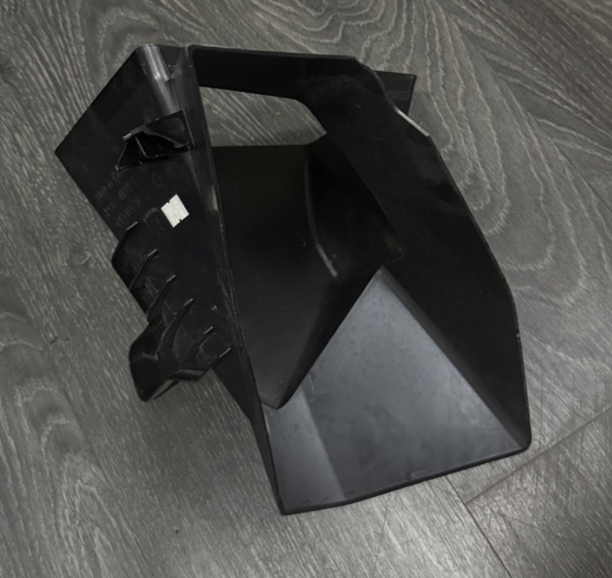 Lamborghini Huracan  AIR DUCT 4T0121694B