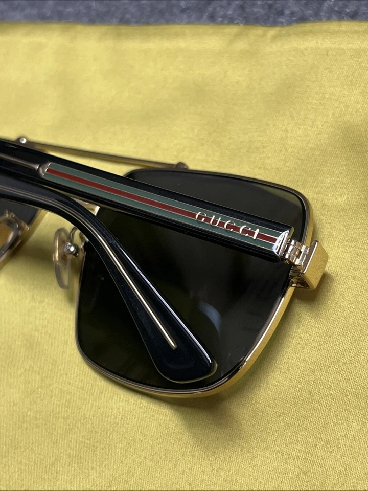 GUCCI GG0529S 001 Gafas de aviador doradas de gran tamaño con 2 estuches verde y púrpura nuevas Foto 4 de 4