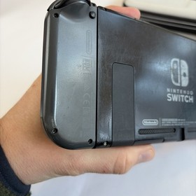 NINTENDO SWITCH CONSOLE HAC-001 With CHARGER & Case Joycons Oem TESTED