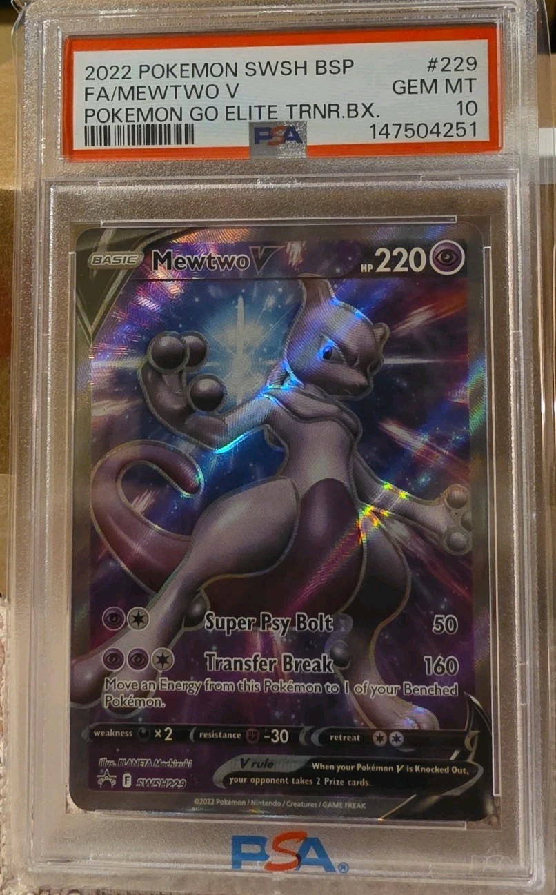 Pokémon Mewtwo V SWSH229 Art Holo TRAINER BOX PSA 10 GEM MINT