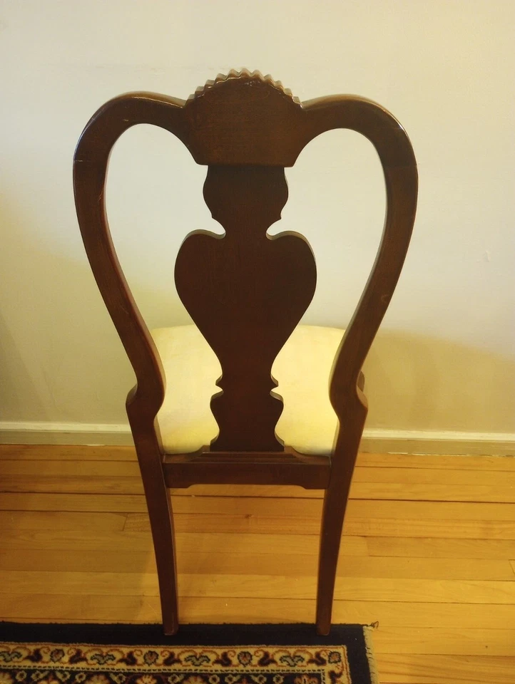 Cadeira lateral Queen Anne madeira cereja levemente usada FOI REDUZIDA PARA US$ 75. RETIRADO - Imagem 3 de 4