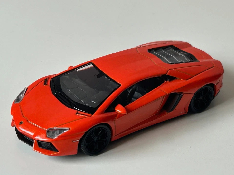 Lamborghini Aventador LP700-4 Italian Car Model Metal Diecast Toy 1:43 Welly - Image 2 of 4