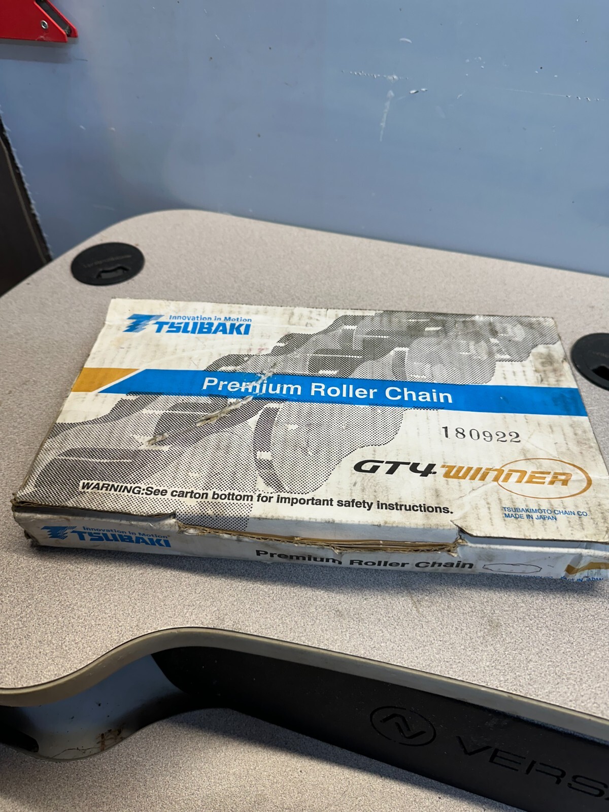 TSUBAKI RS10B-1 PREMIUM ROLLER CHAIN 8 FEET, BRAND NEW FREE SHIPPING.